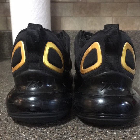 Nike air max 720 GS black metallic gold sneaker excellent condition - Picture 4 of 7